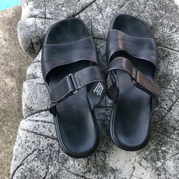 Clarks black leather superlight slipon size 9M - Picture 15 of 15